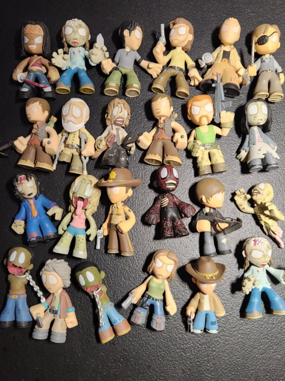 🧟 Huge Walking Dead Mystery Minis Lot - 24 Figures 🧟